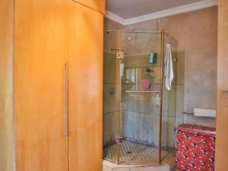 House For Sale in Birdwood Estate - Photo 5