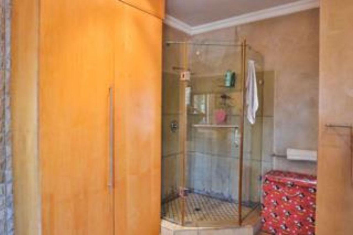 House For Sale in Birdwood Estate - Photo 5