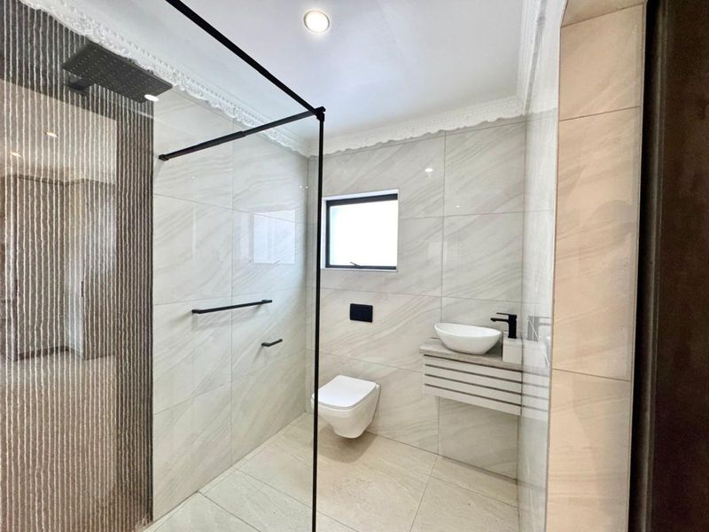 House For Sale in Ferndale - Photo 9