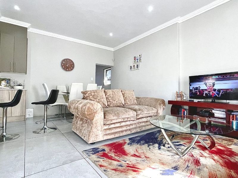 Townhouse For Sale in Magalieskruin - Photo 7