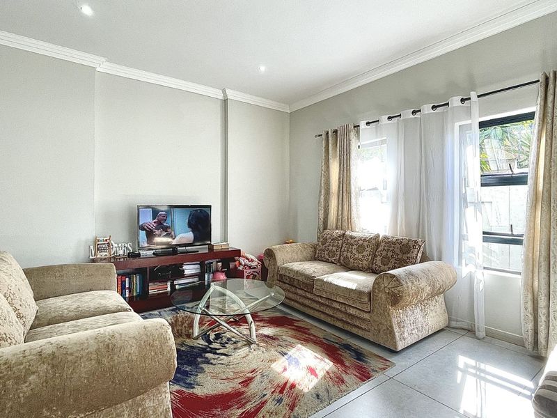 Townhouse For Sale in Magalieskruin - Photo 4