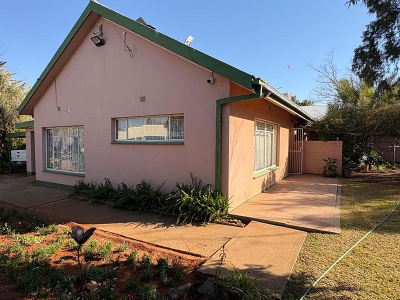 House For Sale in Carters Glen - Photo 2