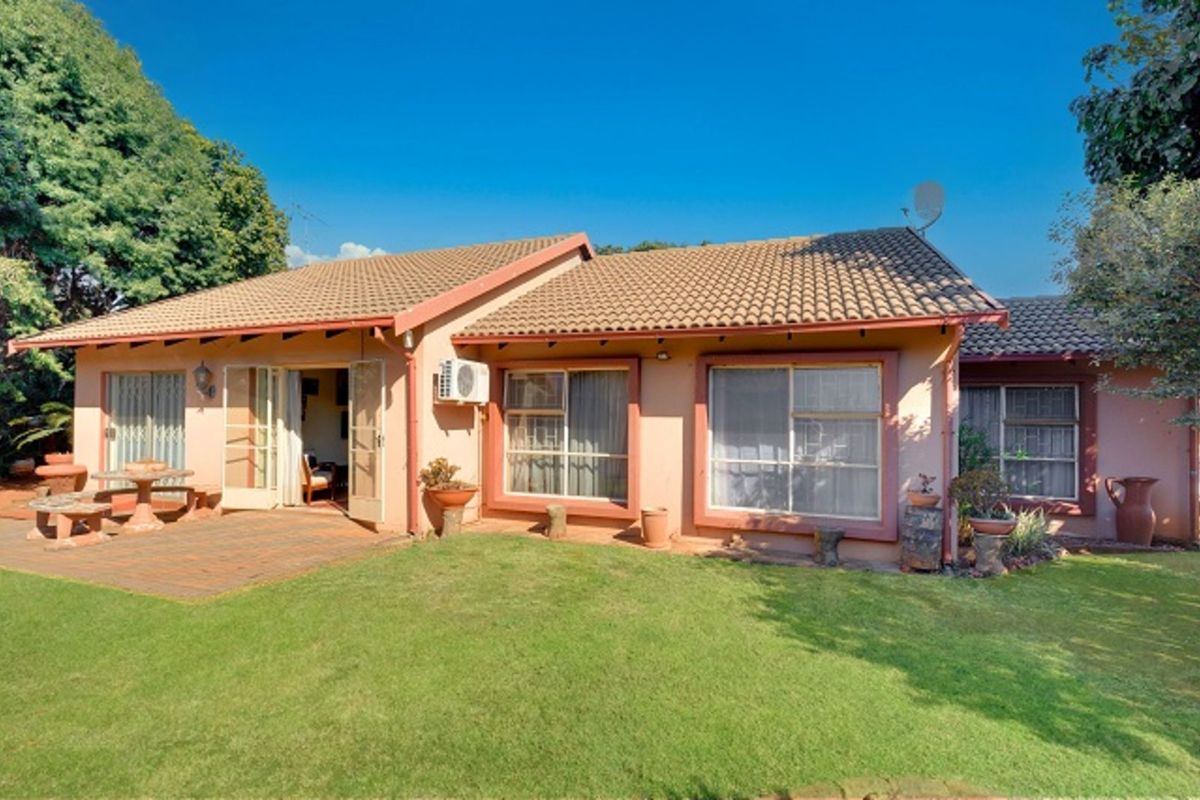 House For Sale in Pierre Van Ryneveld - Photo 2