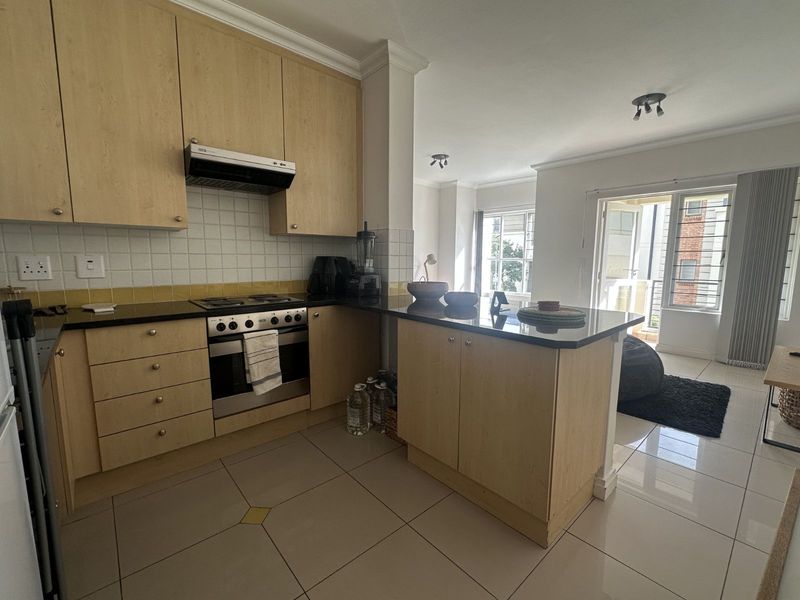 Apartment For Sale in Parktown North - Photo 2