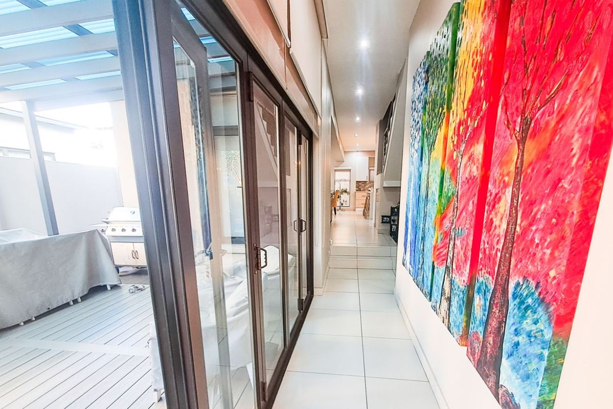 House For Sale in Olympus AH - Photo 4