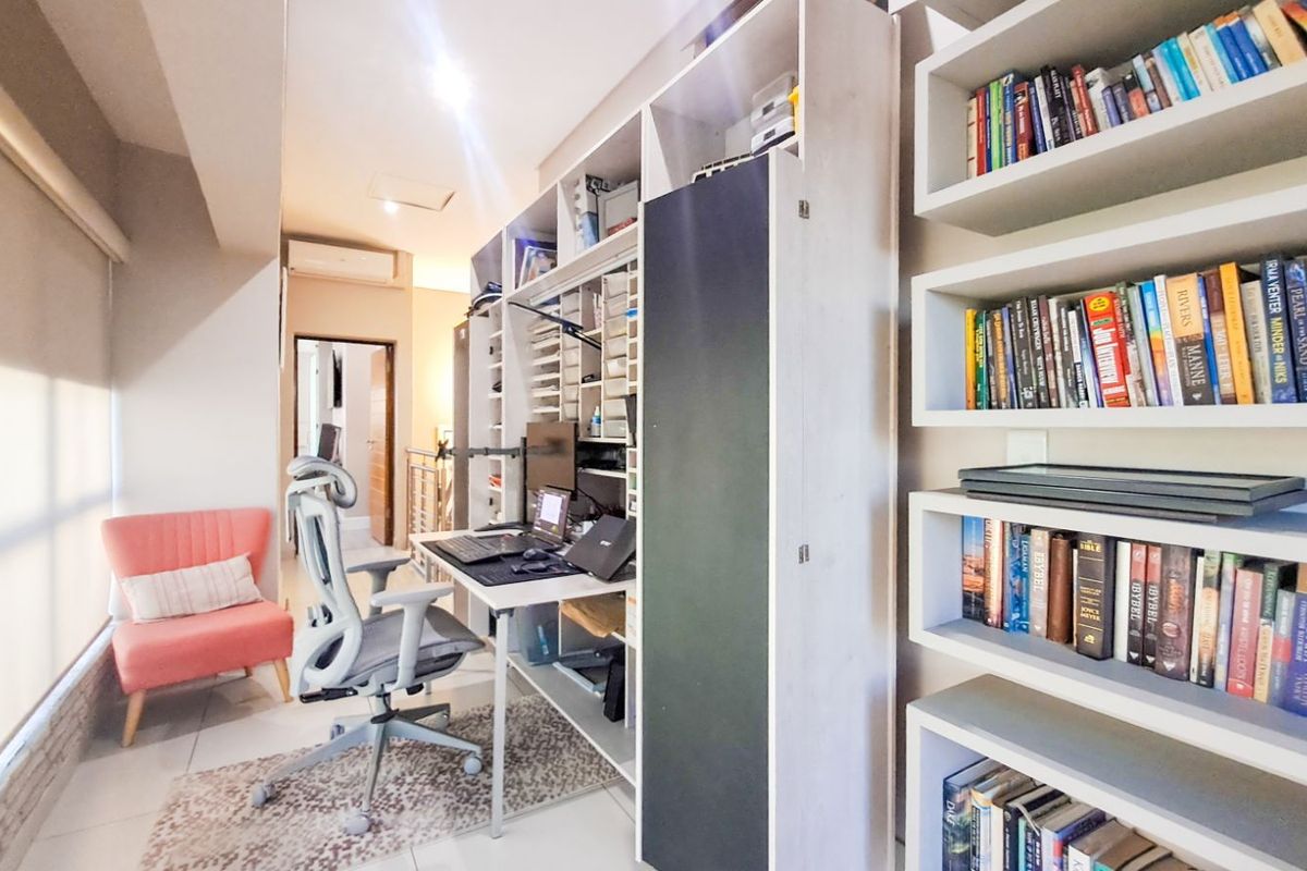 House For Sale in Olympus AH - Photo 3