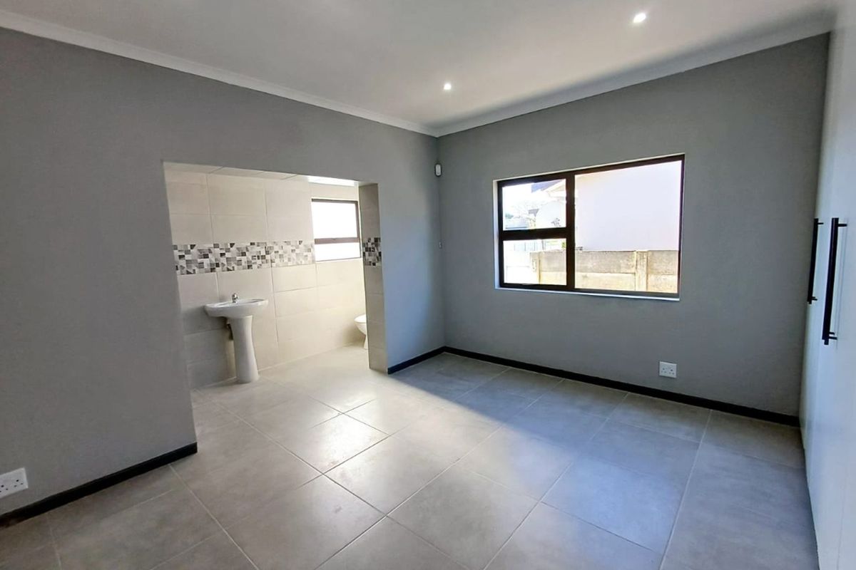 House For Sale in Rowallan Park - Photo 5