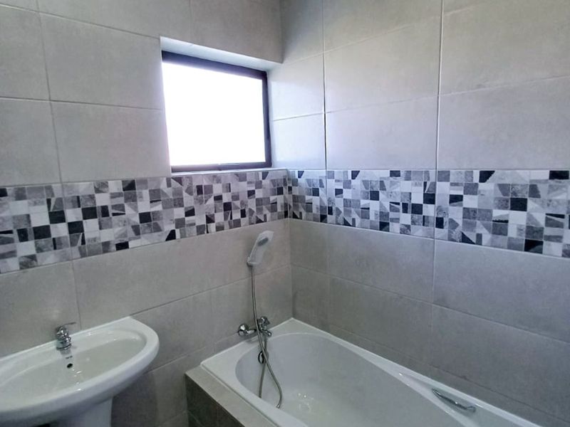 House For Sale in Rowallan Park - Photo 10