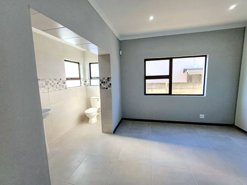 House For Sale in Rowallan Park - Photo 7