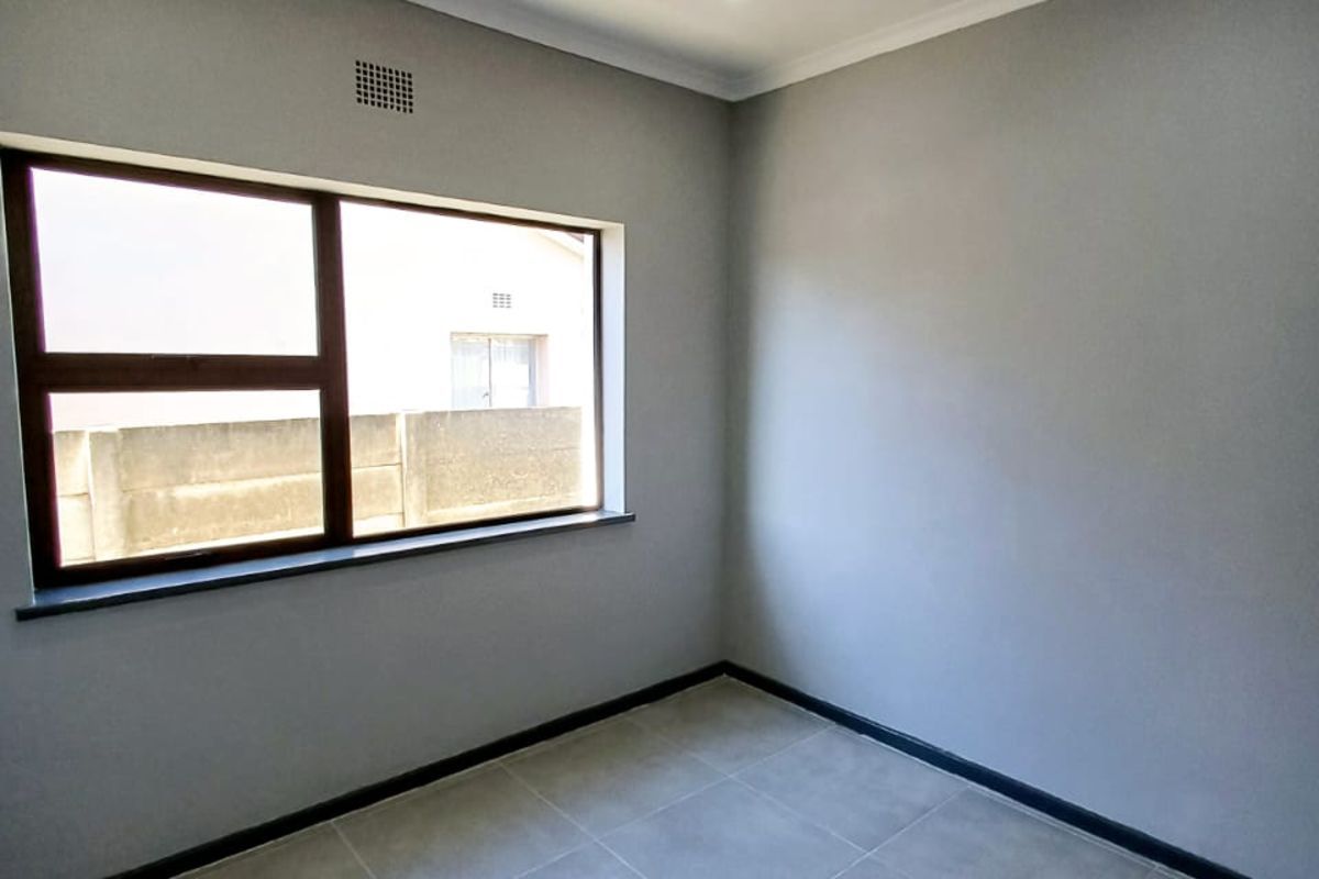 House For Sale in Rowallan Park - Photo 3