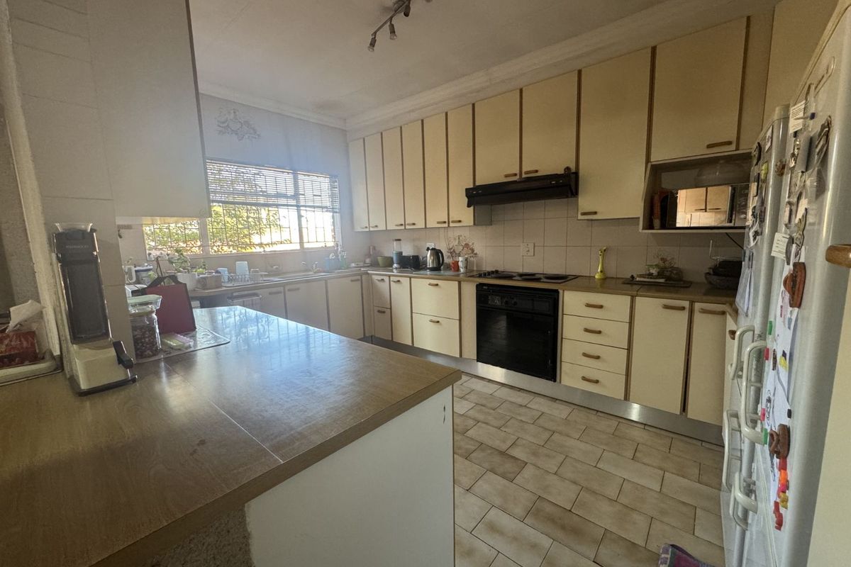 House For Sale in Laudium Ext 3 - Photo 5