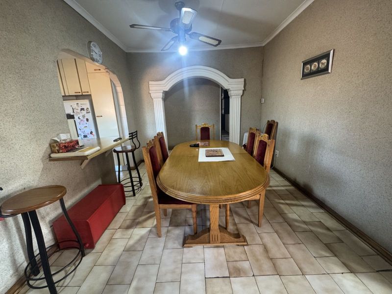 House For Sale in Laudium Ext 3 - Photo 9