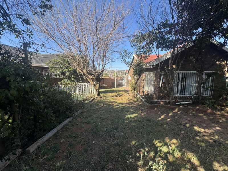 House For Sale in Laudium Ext 3 - Photo 3