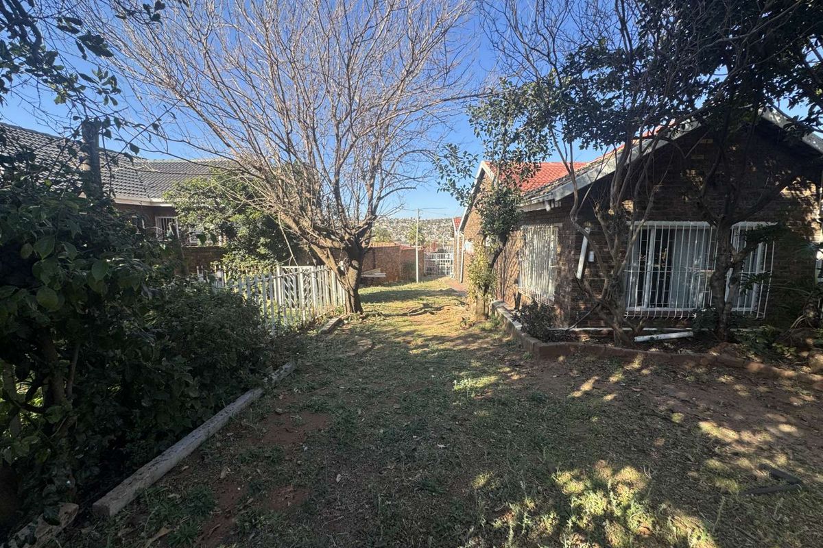 House For Sale in Laudium Ext 3 - Photo 3