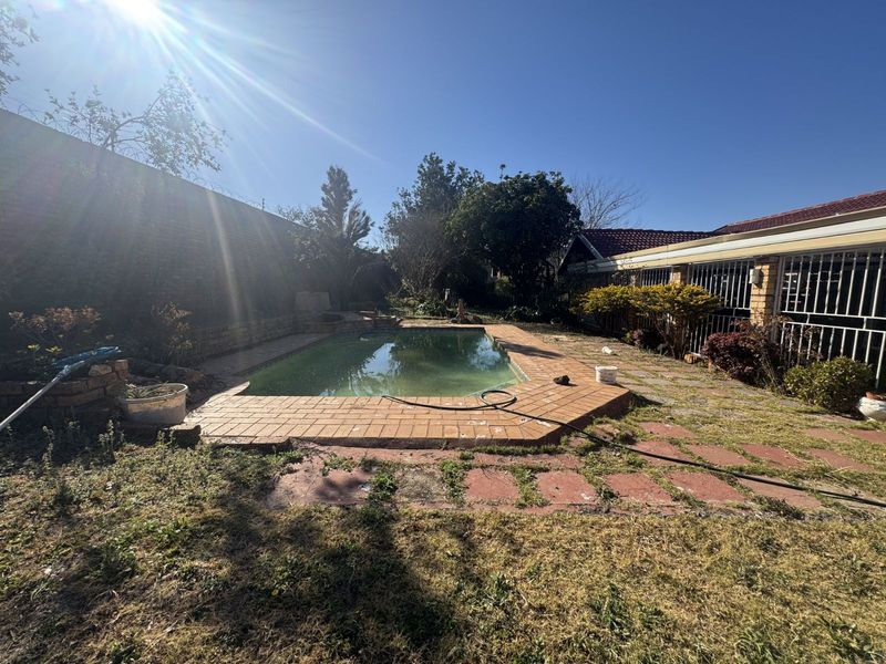 House For Sale in Laudium Ext 3 - Photo 2