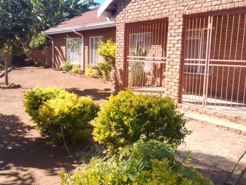 House For Sale in Fauna Park - Photo 2