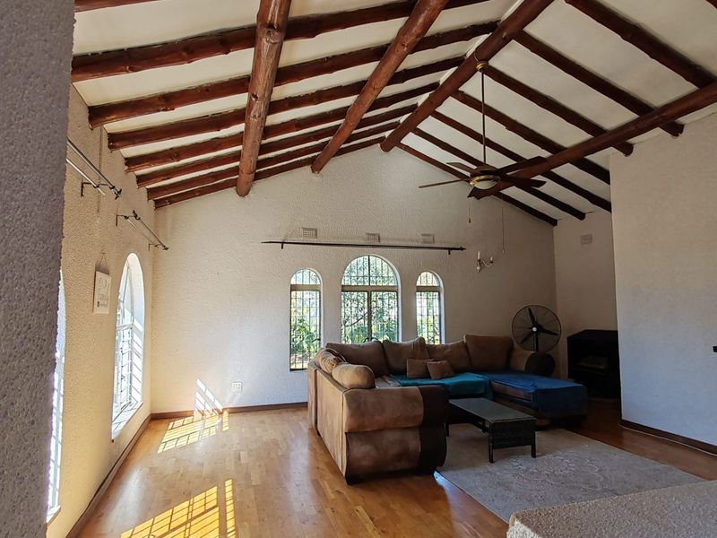 House For Sale in Morehill - Photo 8