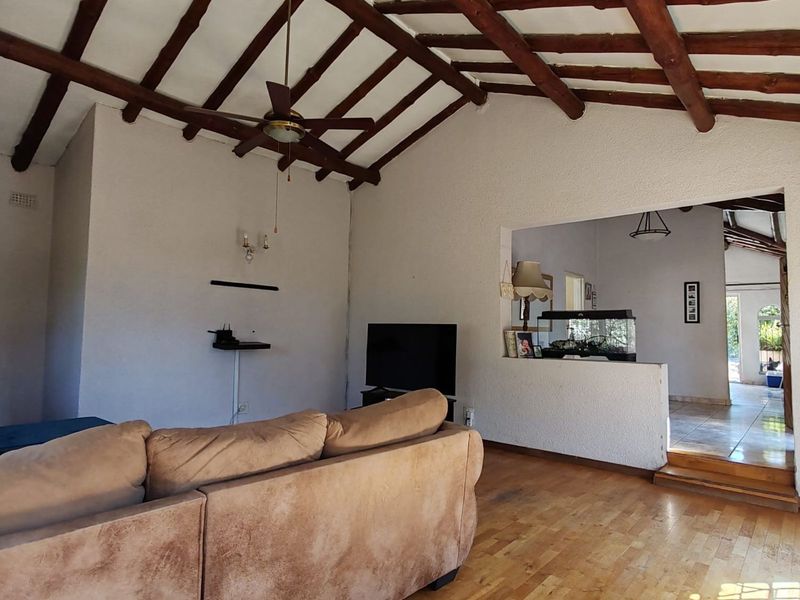 House For Sale in Morehill - Photo 6