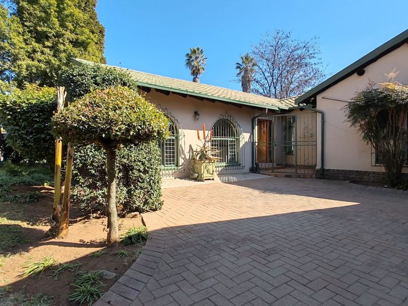 House For Sale in Morehill - Photo 3