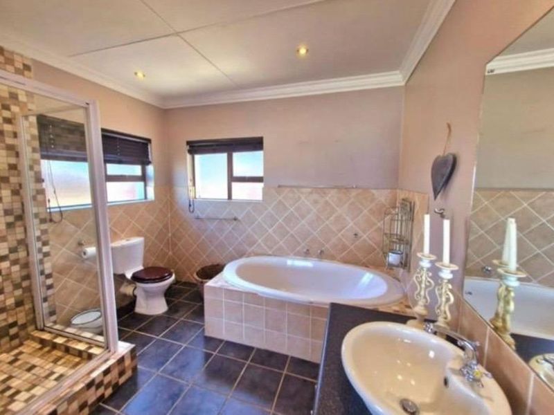 House For Sale in Dana Bay - Photo 10
