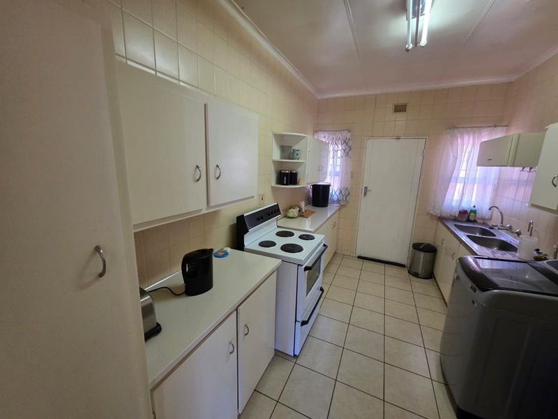House For Sale in Memorial Road Area - Photo 5