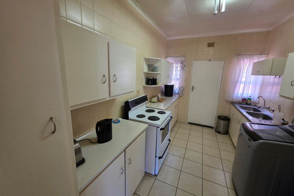 House For Sale in Memorial Road Area - Photo 5