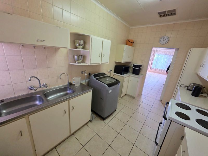 House For Sale in Memorial Road Area - Photo 4