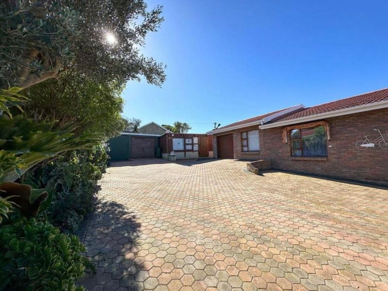 House For Sale in Dana Bay - Photo 4