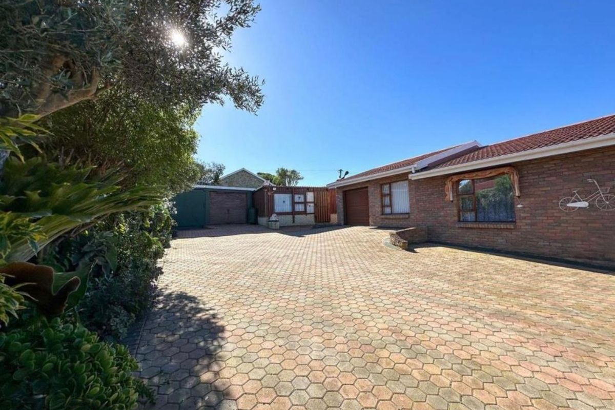 House For Sale in Dana Bay - Photo 4