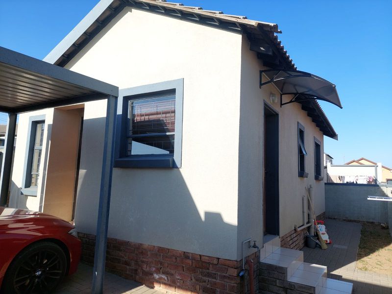 House For Sale in Kosmosdal - Photo 2