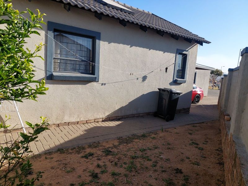 House For Sale in Kosmosdal - Photo 3