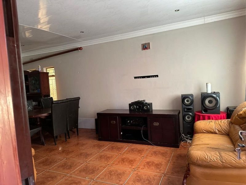 House For Sale in Norkem Park - Photo 7