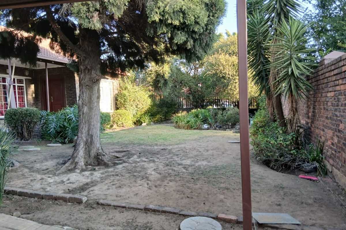 House For Sale in Norkem Park - Photo 3