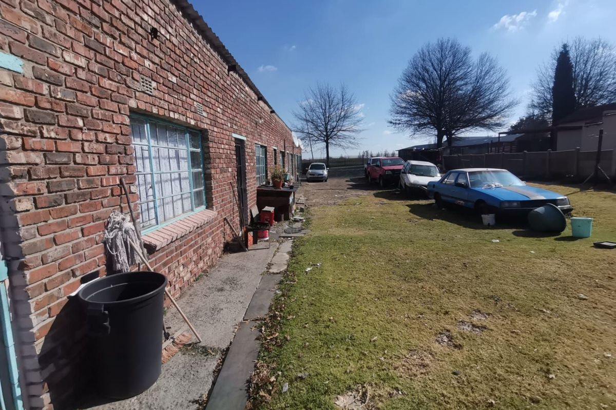 House For Sale in Nederlandpark - Photo 5