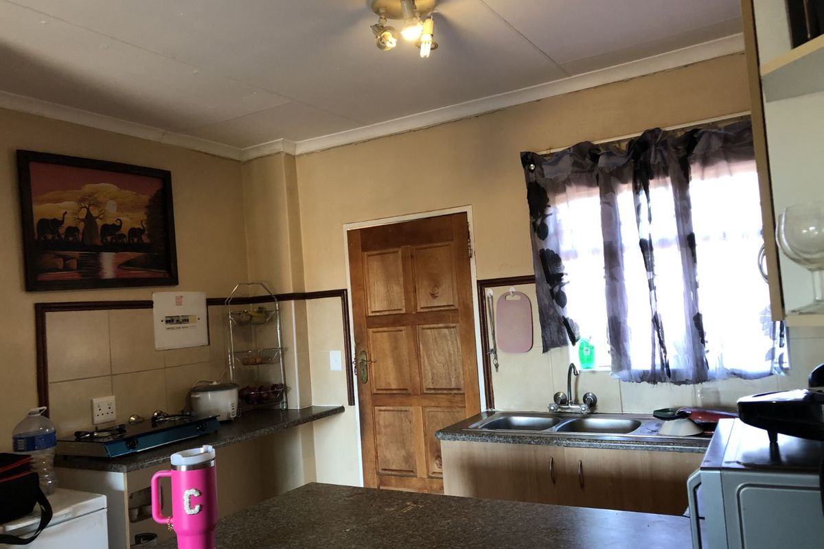 Apartment For Sale in Karenpark - Photo 4