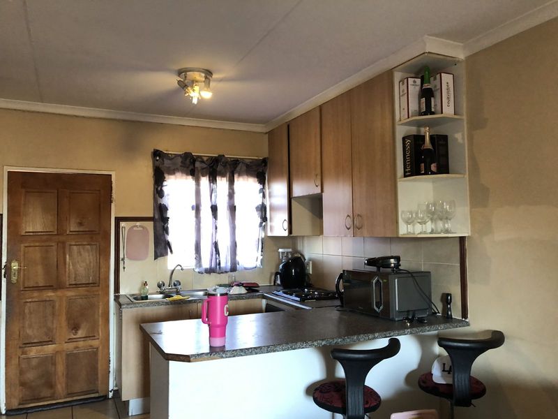 Apartment For Sale in Karenpark - Photo 5