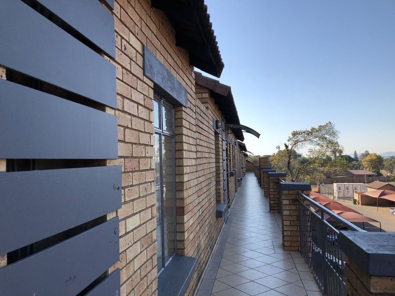 Apartment For Sale in Karenpark - Photo 2