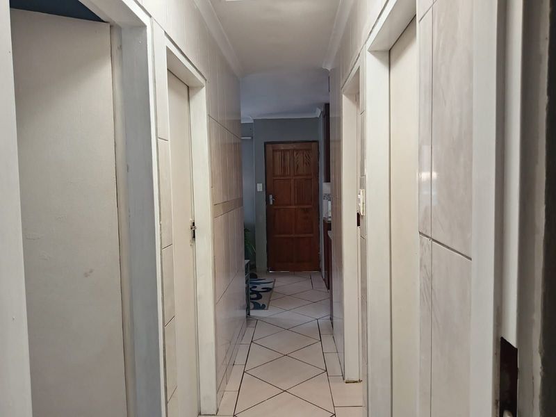 House For Sale in Soshanguve Ext - Photo 5