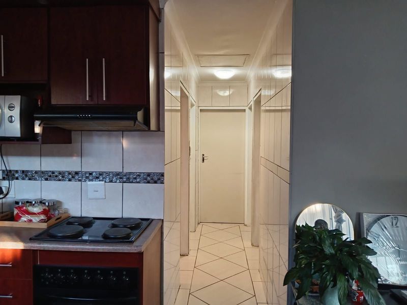 House For Sale in Soshanguve Ext - Photo 4