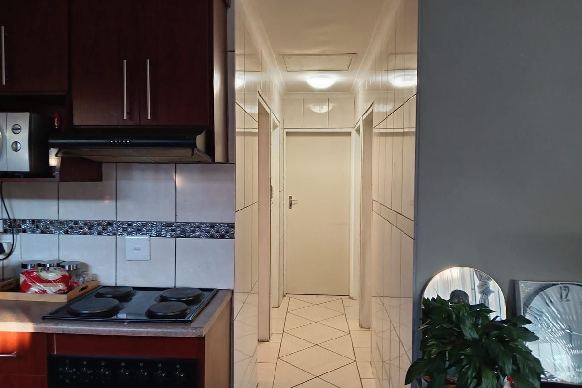 House For Sale in Soshanguve Ext - Photo 4