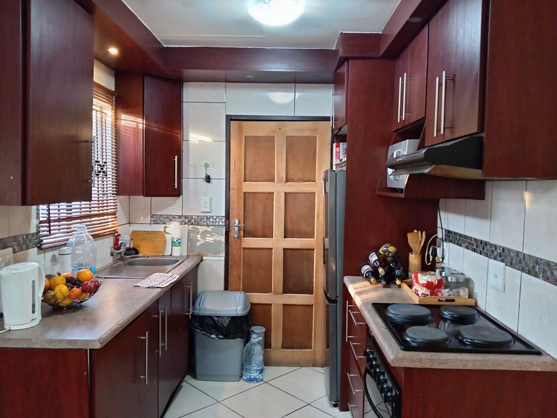 House For Sale in Soshanguve Ext - Photo 3