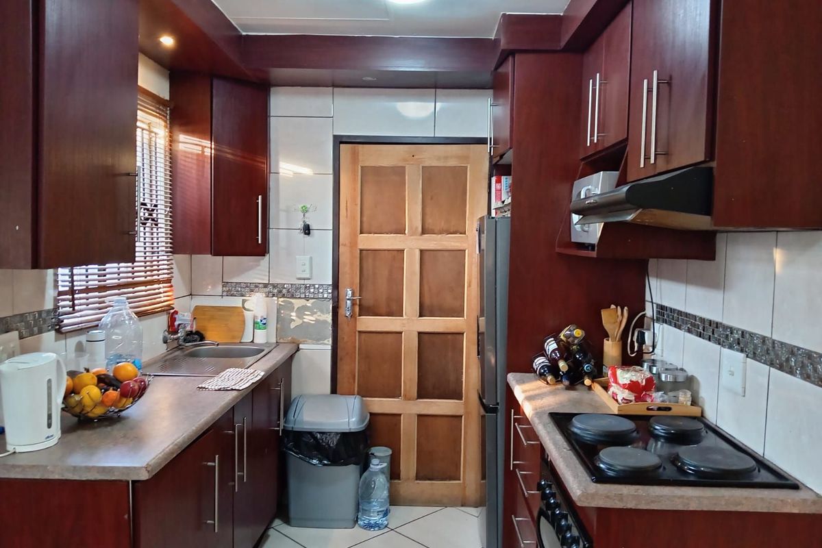 House For Sale in Soshanguve Ext - Photo 3