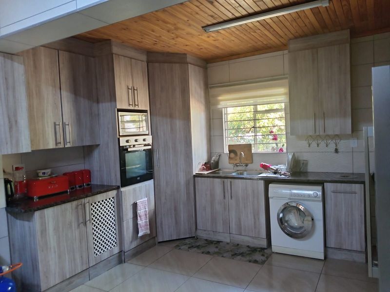 House For Sale in Suiderberg - Photo 2