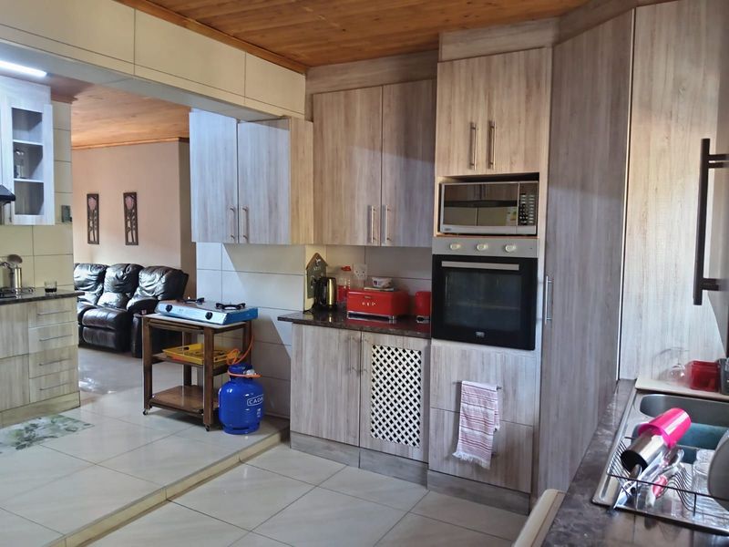 House For Sale in Suiderberg - Photo 5