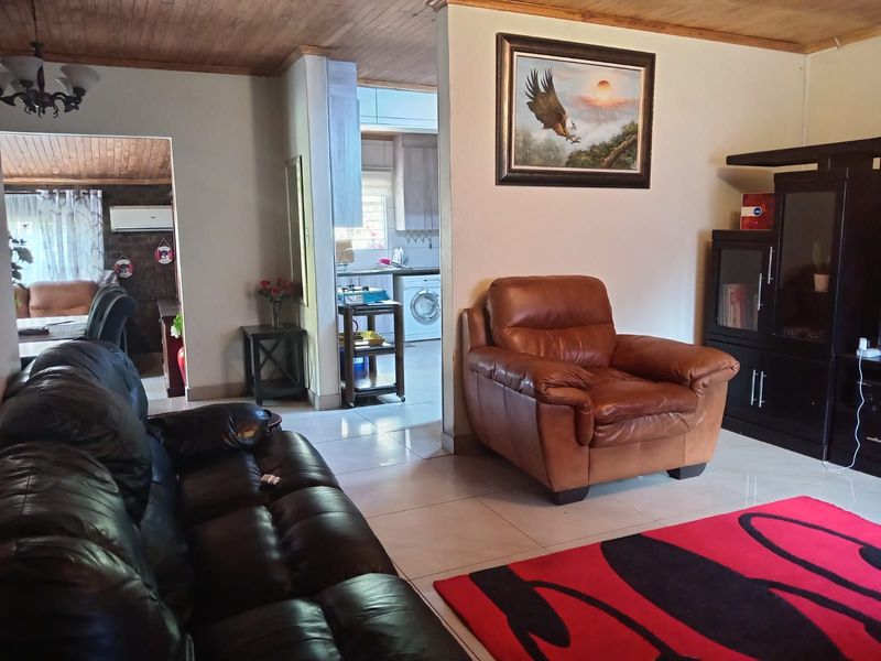 House For Sale in Suiderberg - Photo 9