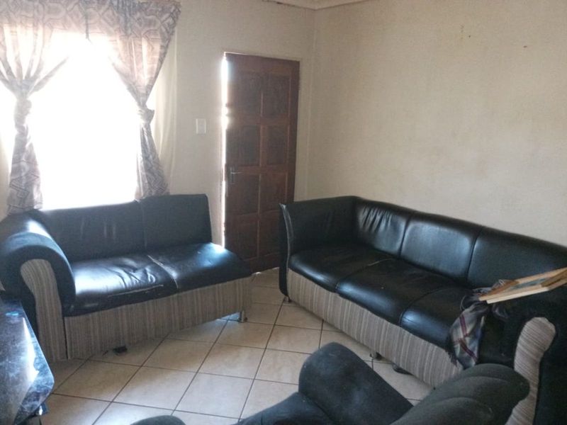 House For Sale in Ermelo Central - Photo 3