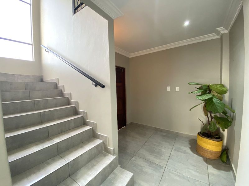 House For Sale in Faerie Glen - Photo 3