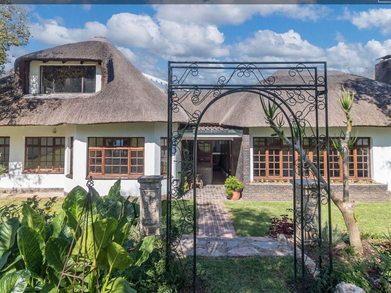 House For Sale in Craighall Park - Photo 2