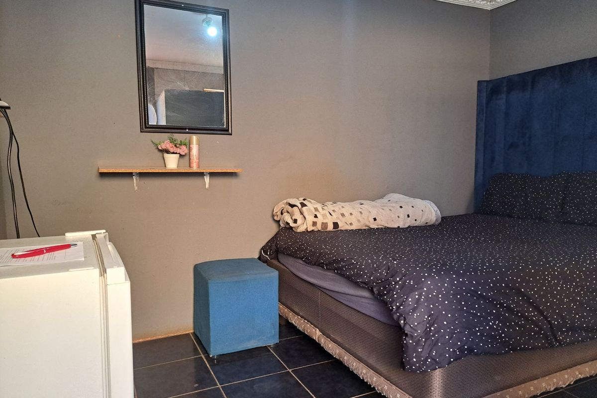 House For Sale in Mamelodi East - Photo 2
