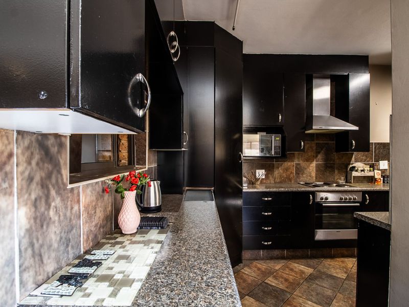 House For Sale in Green Acres Estate - Photo 8